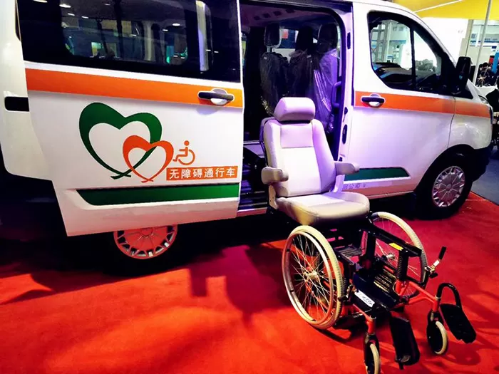 Pengubahsuaian kenderaan boleh diakses Ford Transit