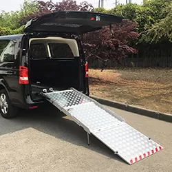 Tanjakan kerusi roda Van
